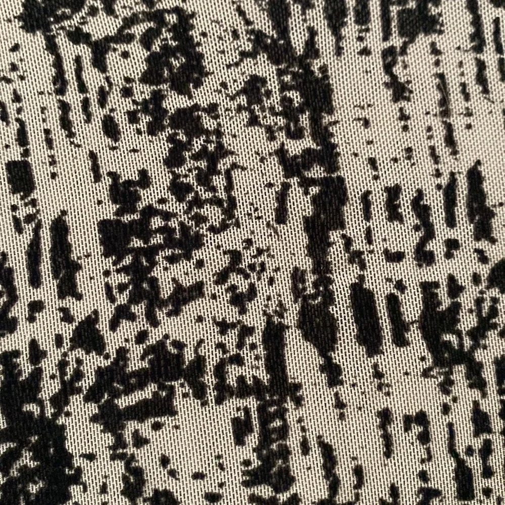 Size medium - Picture 2 of 2